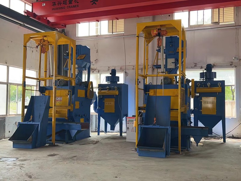 Q3220自動上下料拋丸機、帶振動篩分出料機